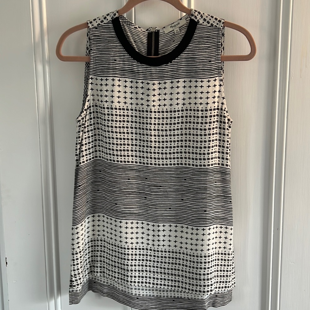 Madewell patterned black and white shirt with back partial zipper size XS